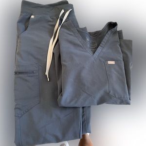 Figs Dark Harbor Best Seller Kit